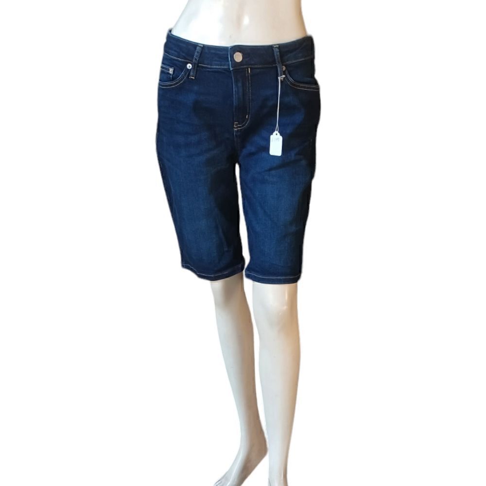 67483....Calvin Klein Jean Shorts Size 8, 28" Waist,  9" Inseam 9" Rise